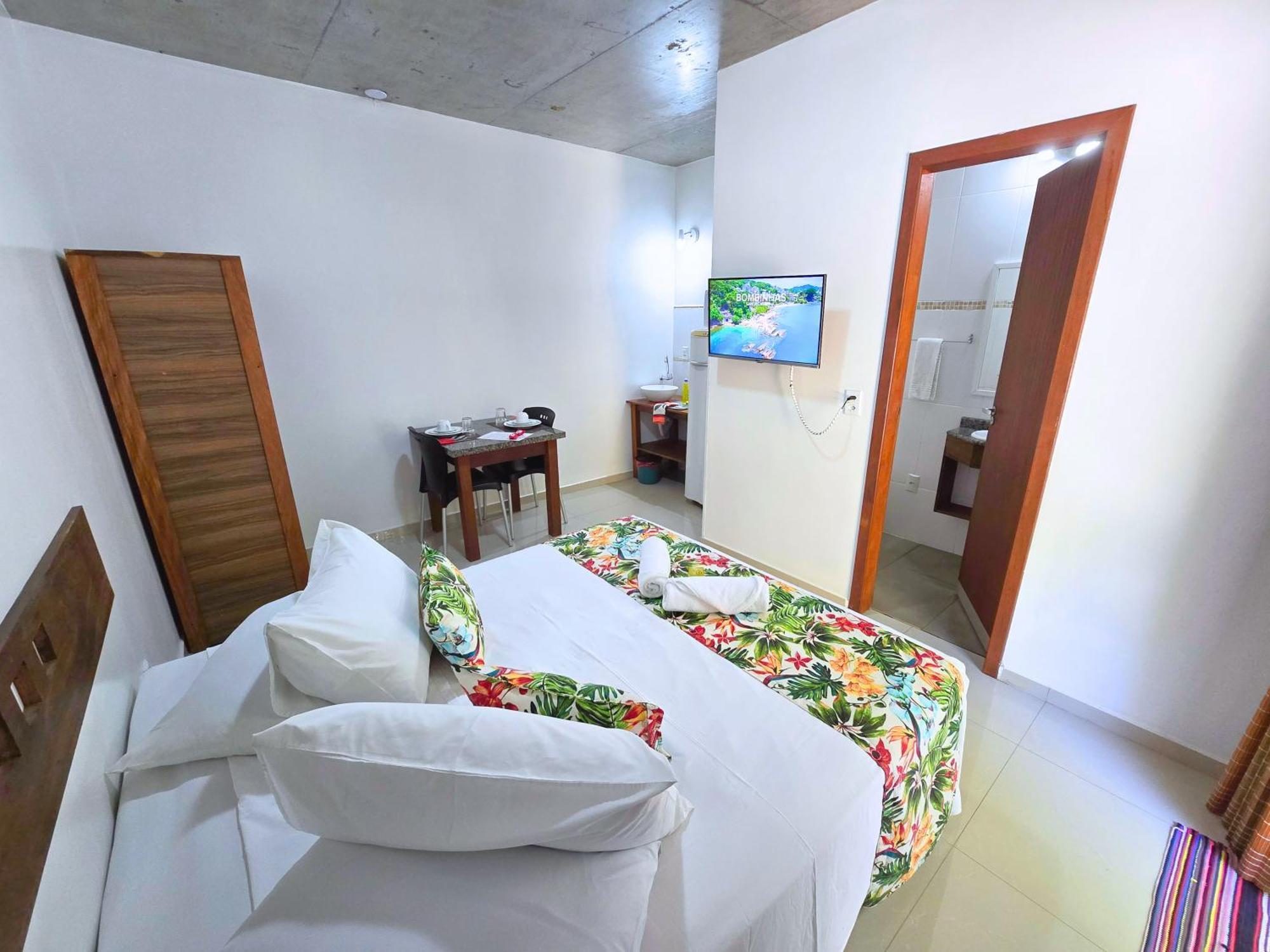 Residencial Dona Mônica Hotel Bombinhas Quarto foto